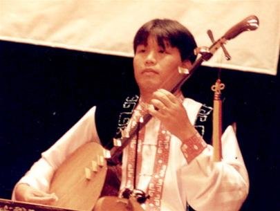 Anh Tấn: phiêu linh cùng đàn nguyệt
