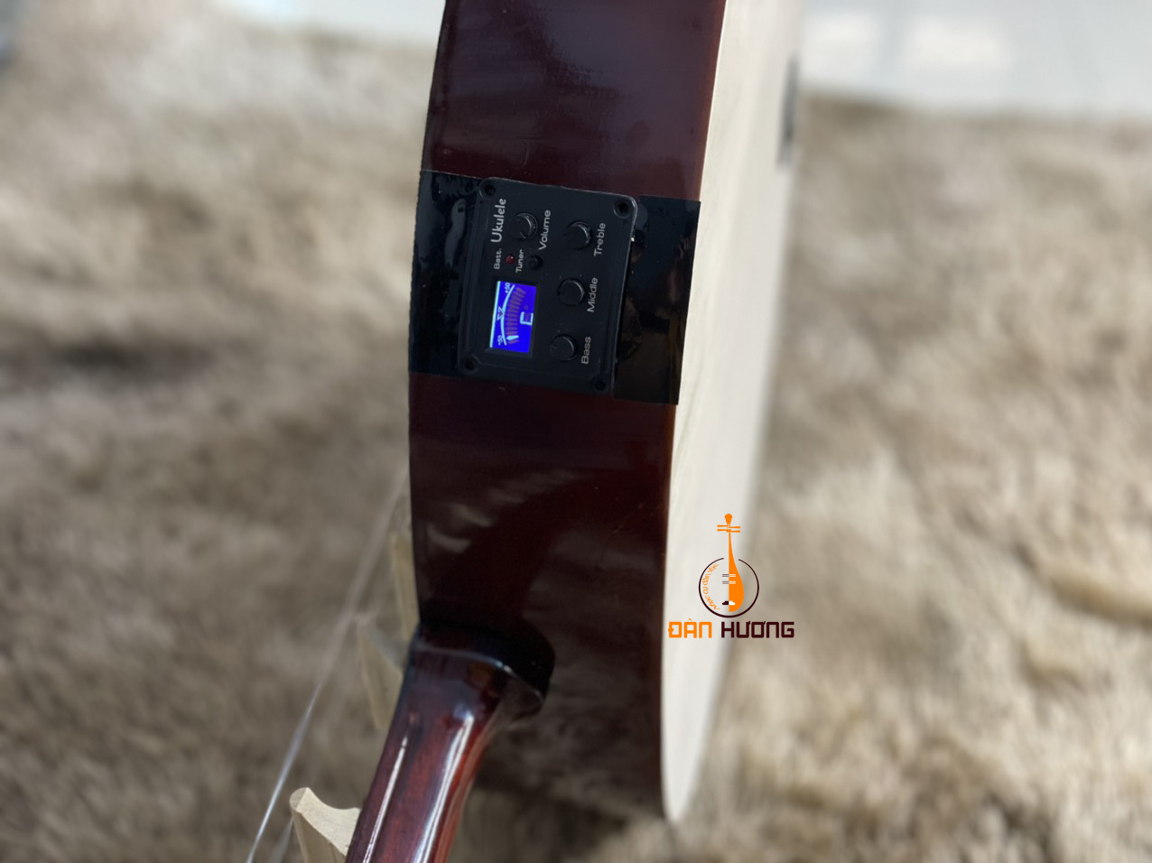 Đàn nguyệt mã DN130 Gắn Sẵn EQ